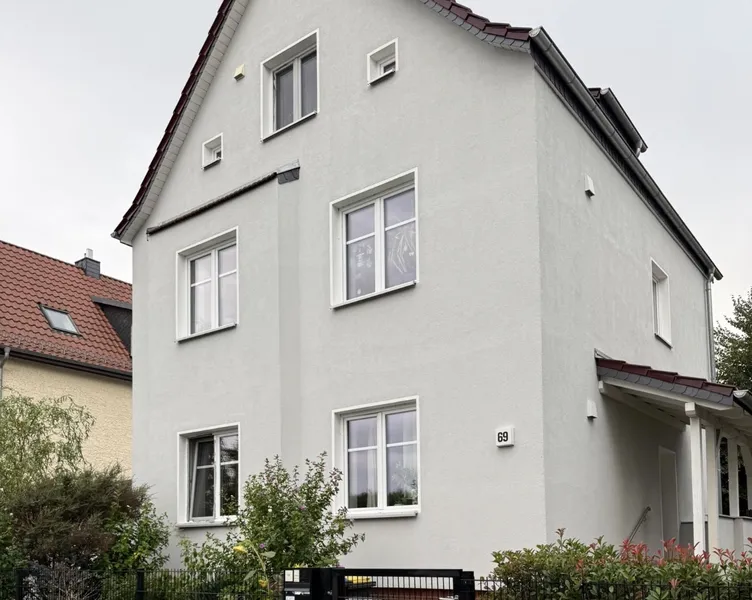 Wohnen mit Charakter: Großzügige 4,5-Zimmer-Wohnung in Berlin-Biesdorf — photo 1